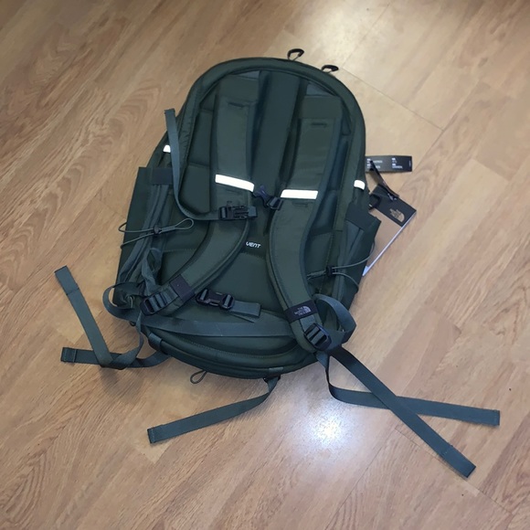 NWT The North Face Borealis Backpack, Thyme Green / Rose Gold - Picture 4 of 14